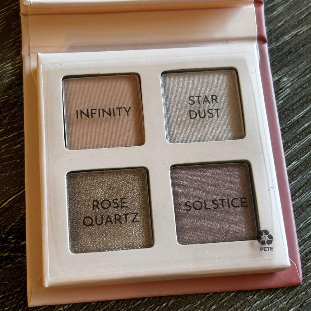 ATHR Beauty Rose Quartz Crystal Quad Eyeshadow Palette, Matte Shimmer & Metallic - Picture 2 of 8